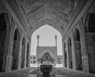 Khach du lich bat tay nguoi Iran tai cho