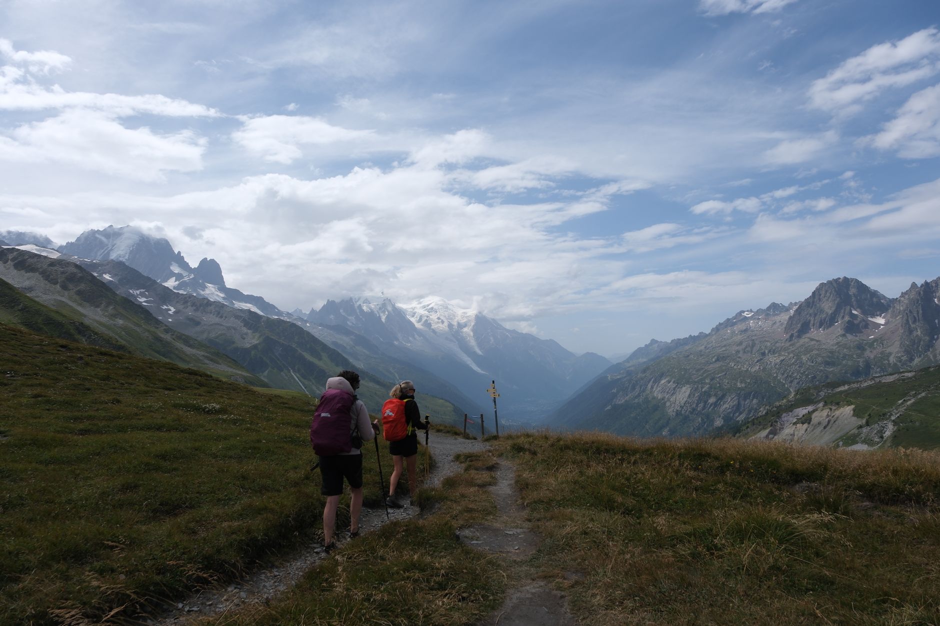 10 Vật Dụng Thay Đổi Cuộc Chơi Khi Trekking Độ Cao 4000m+ Năm 2026