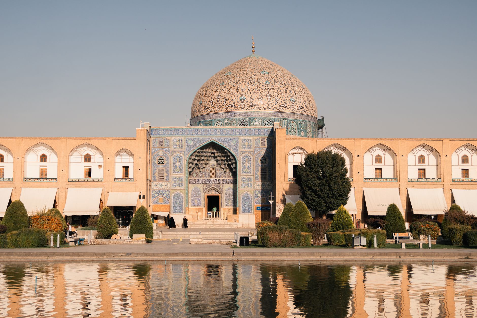 Mon Fesenjan Iran nuoc sot luu oc cho