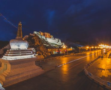 Nghi le sky burial Tay Tang tu tren cao