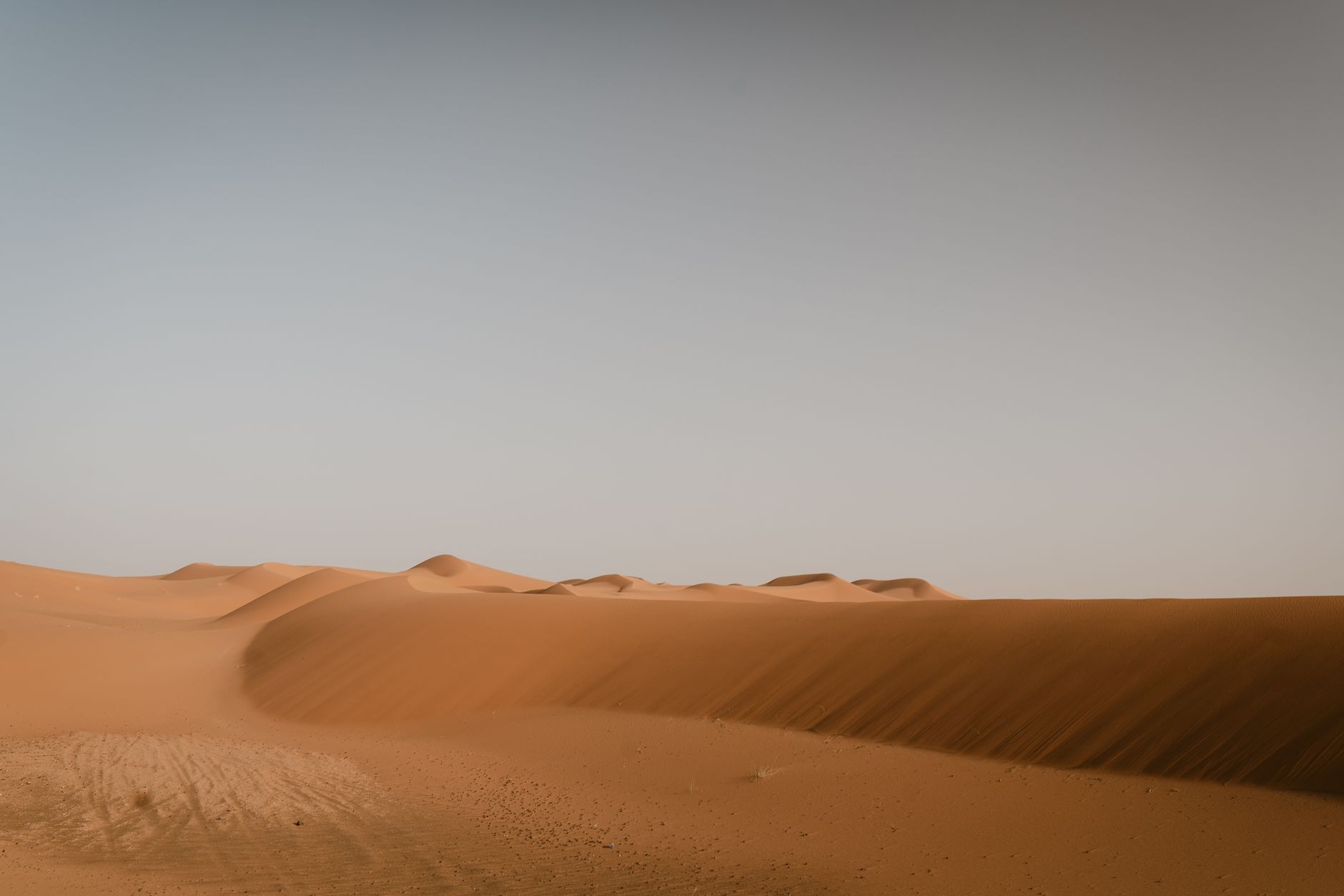 Cồn cát đỏ Wadi Rum dưới ánh hoàng hôn