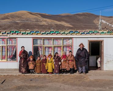 Tho san Kazakh voi dai bang vang tren thao nguyen Altai